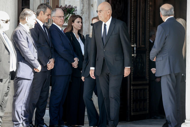 Καλά έκαναν και δεν πήγαν. «Κι όποιος δεν καταλαβαίνει, δεν ξέρει που πατά και...