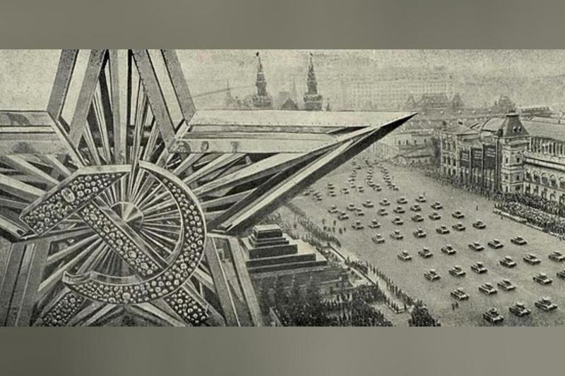 Драгоценные звезды сняли с башен Кремля и уничтожили по одной причине