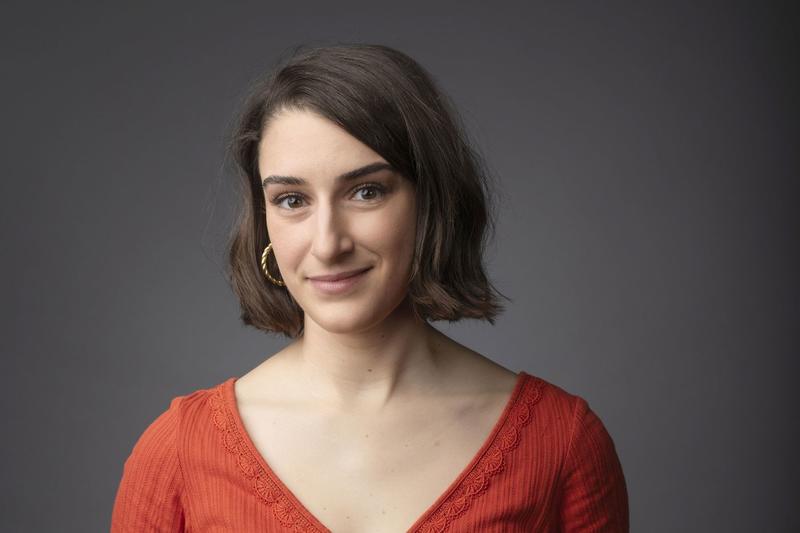 Avec sa chronique ENTRE LES LIGNES, Sophie Souchard, journaliste à La Croix, propose une exploration du geste d’écrire. Cette quinzaine, à l’approche de la Toussaint, pourquoi ne pas entamer une correspondance avec l’au-delà ? Avec sa chronique ENTRE LES LIGNES, Sophie Souchard, journaliste à La Croix, propose une exploration du geste d’écrire. Cette quinzaine, à l’approche de la Toussaint, pourquoi ne pas entamer une correspondance avec l’au-delà ?