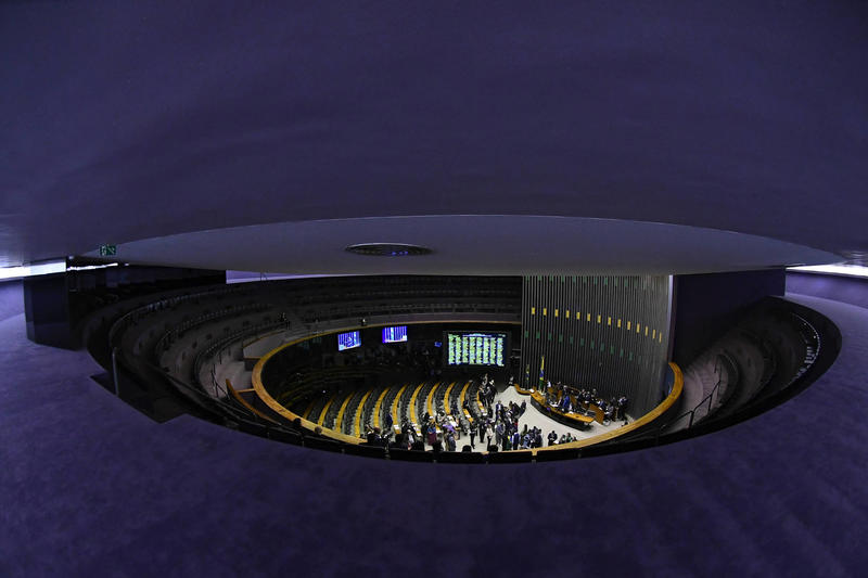 Vulgar especulação de cargos e propinas