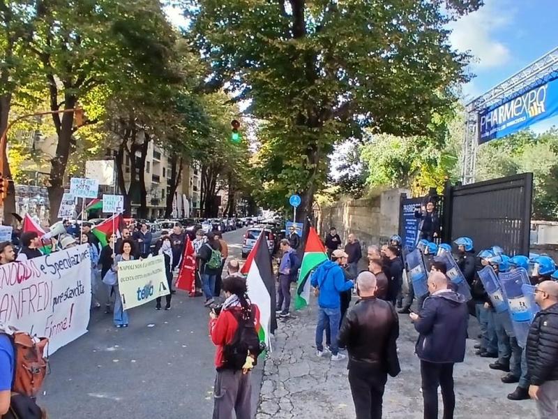 Pharmaexpo di Napoli,Â un sit-in di solidarietÃ Â per gli attivisti fermati. LunedÃ¬ udienza di convalida