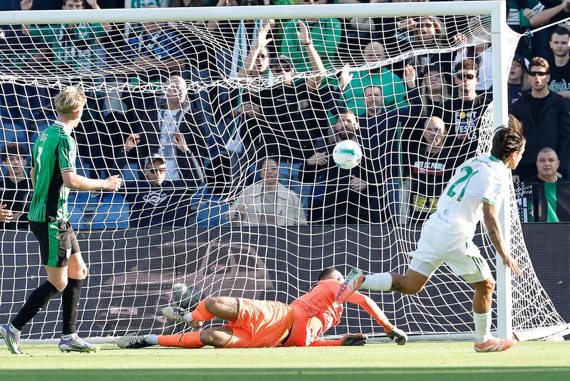 Sassuolo-Roma 0-1: il primo gol stagionale di Dybala vale tre punti e primato