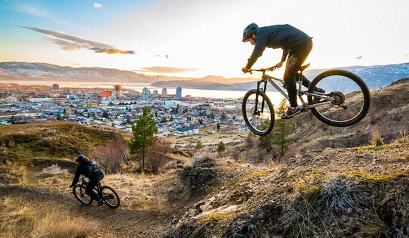 Mountain bikers active Mountain bikers active