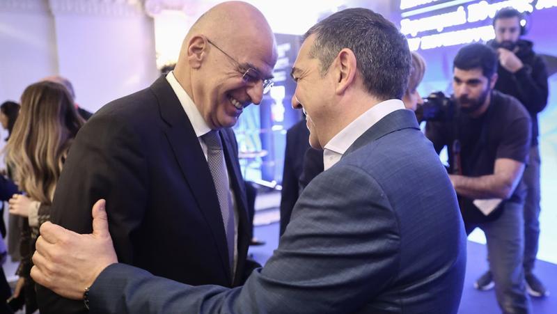 Μεταξύ τεχνητού πολέμου και ανταρτοπολέμου