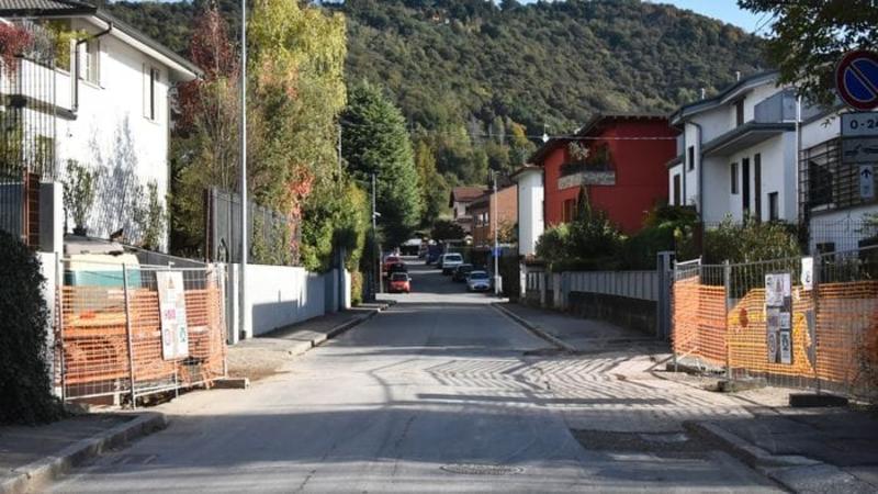 Bergamo, in via Raboni arrivano i binari della Teb: «Strada chiusa, troppi disagi»