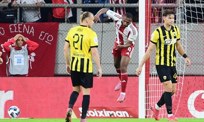 Φοβισμένη, χωρίς ιδέες και επαρκές ρόστερ, η ΑΕΚ έχει απόσταση για να χτυπήσει δυάδα