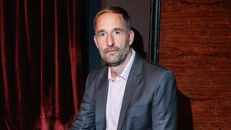 Im Gespräch | Philipp Ruch: „Wir müssen die Anziehung verstehen: Faschismus ist pure Energie“ Im Gespräch | Philipp Ruch: „Wir müssen die Anziehung verstehen: Faschismus ist pure Energie“