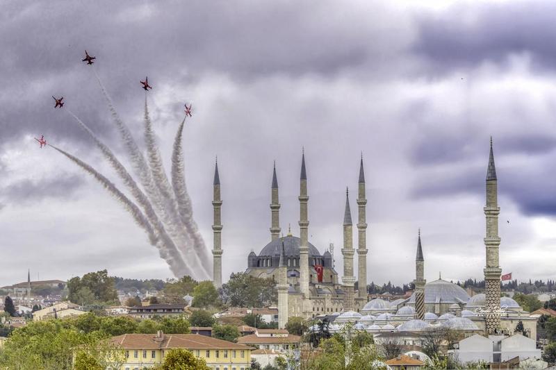 ‘’Edirne Semalarında Cumhuriyetin Kanatları Destan Yazdı’’ ‘’Edirne Semalarında Cumhuriyetin Kanatları Destan Yazdı’’