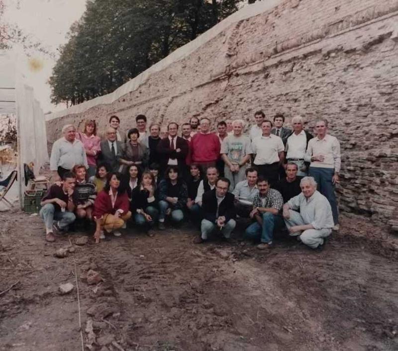 Da luogo del malaffare alla rinascita. Un archivio sentimentale delle mura di Ferrara