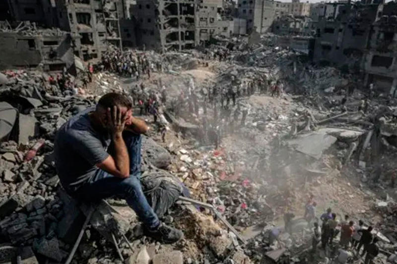 Paz y Guerra, por Ángel Lombardi Lombardi