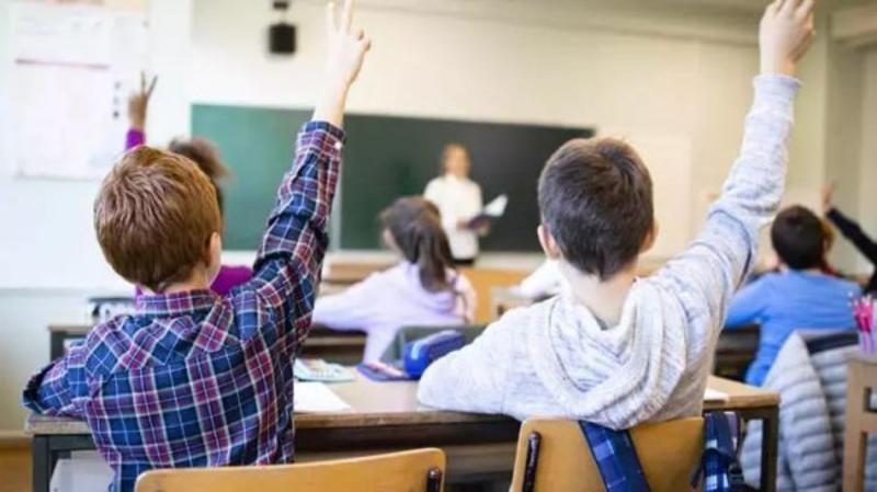 Eğitimde de Yeni Bir Döneme İhtiyaç Var Eğitimde de Yeni Bir Döneme İhtiyaç Var