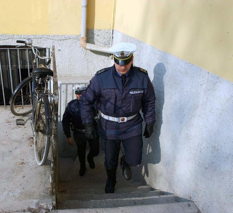 Dormitori illegali in cantina: imprenditore denunciato a Sesto