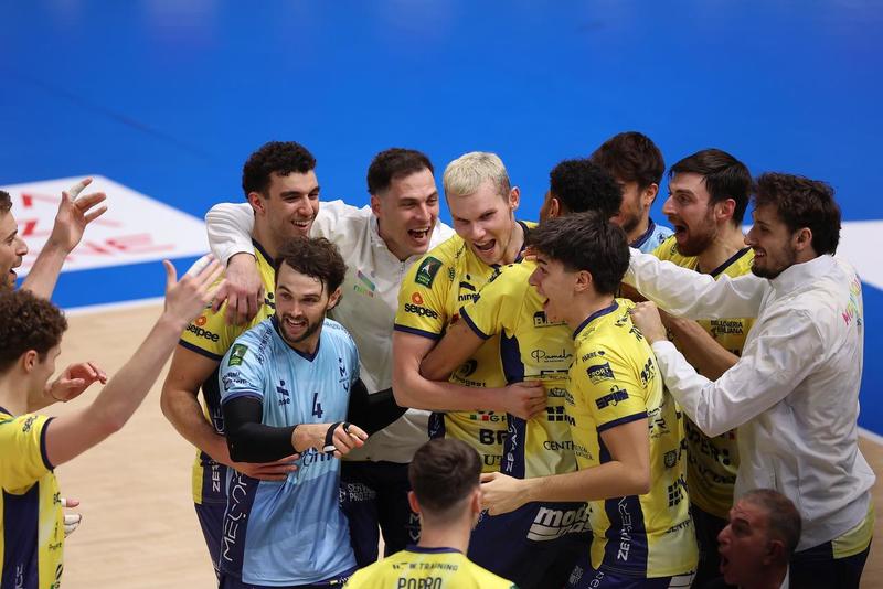 Le pagelle. Tutti abbracciano Vlad. Leader della squadra