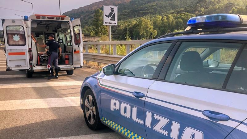 Camionista colto da malore lungo la Salerno-Reggio Calabria riesce ad accostare prima di morire