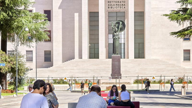 Università modello Orbán