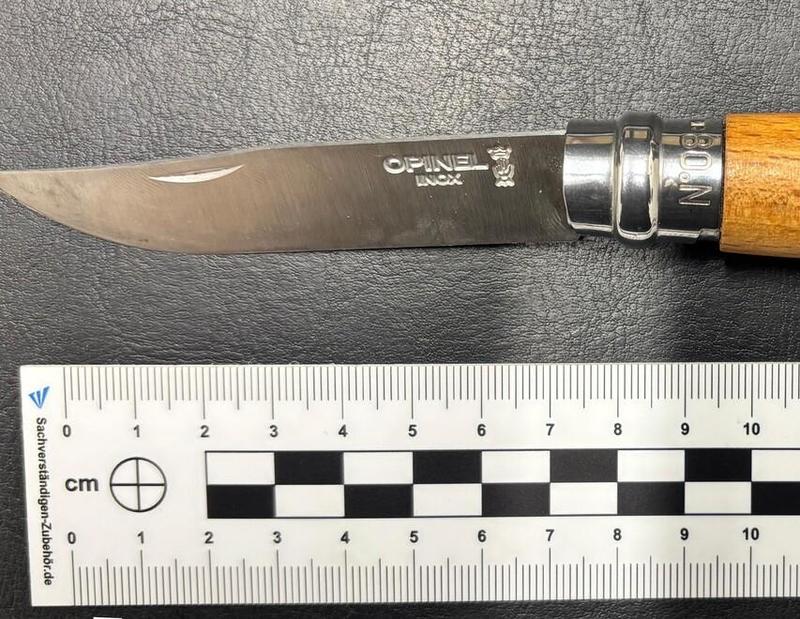 Ferrara, si finge finanziere in discoteca e insulta i carabinieri