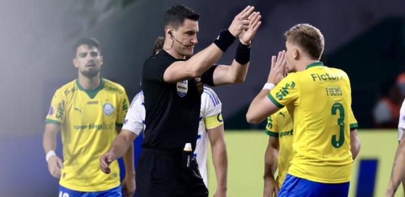 Lance de Gómez escancara a falta de coragem para punir o Palmeiras