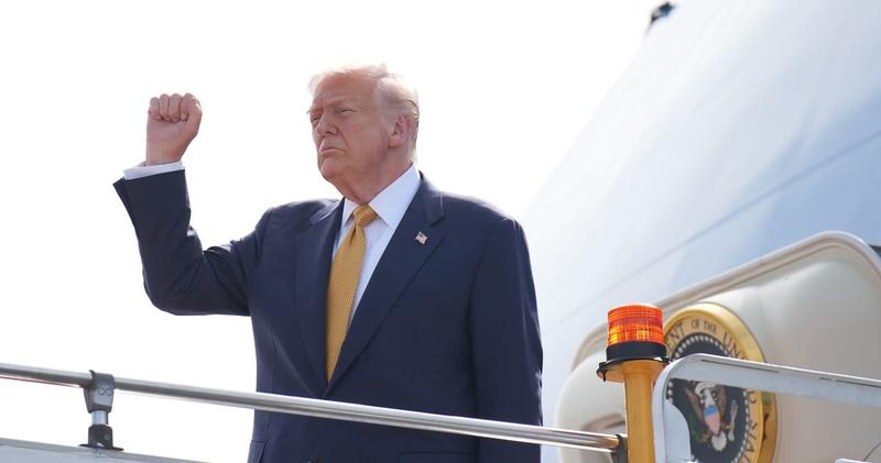 The New Sign Trump Is Planning a Midterm-Elections Power Grab