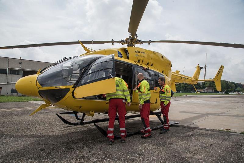 Accoltellato mentre aspettava la fidanzata: 32enne di Saronno in prognosi riservata