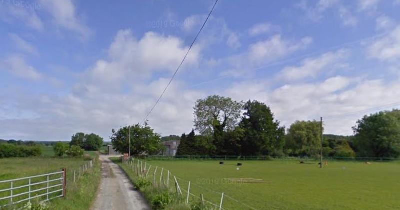 Couple can convert stables into retirement home and hand farm down to family