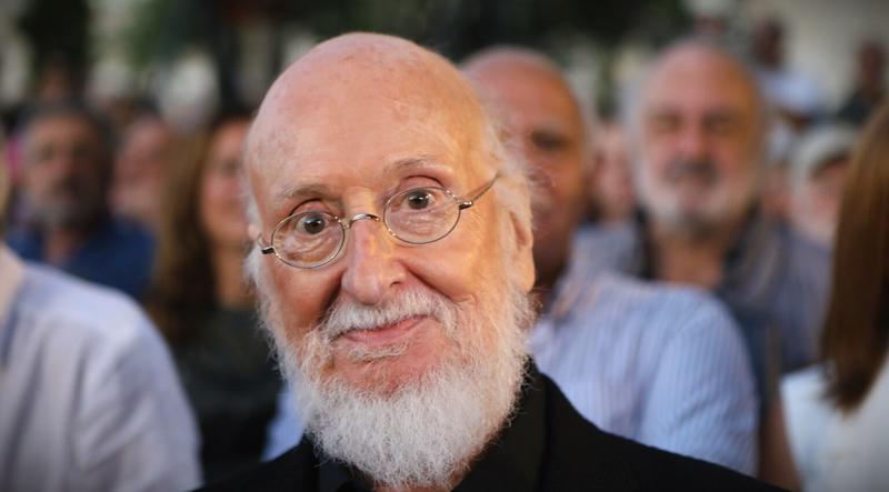 Ο Σαββόπουλος δεν πρόδωσε κανέναν, γιατί δεν άνηκε σε κανέναν Ο Σαββόπουλος δεν πρόδωσε κανέναν, γιατί δεν άνηκε σε κανέναν