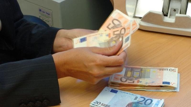 Pensioni, spesa cresciuta del 24% in 4 anni. «Si aumentino i salari dei contribuenti»