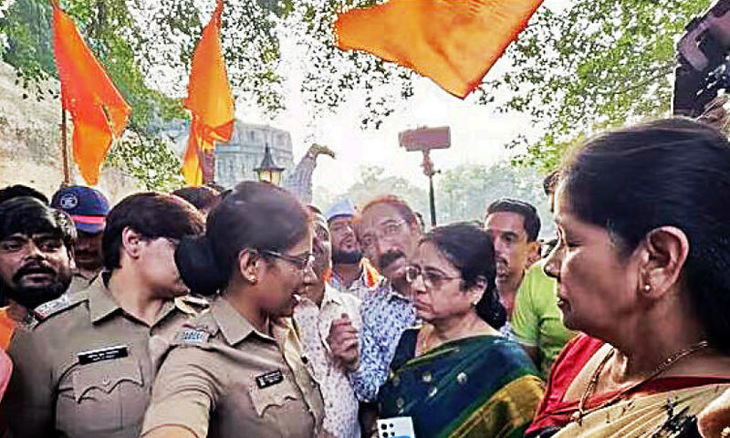 ഓരോ കരുനീക്കവും അതീവ കരുതലോടെ ഓരോ കരുനീക്കവും അതീവ കരുതലോടെ