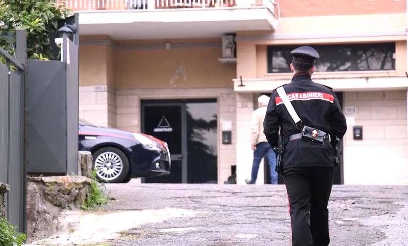 Il truffatore casca nel tranello, signora inganna il malvivente: “Ho l’oro, venga”. Arrestato