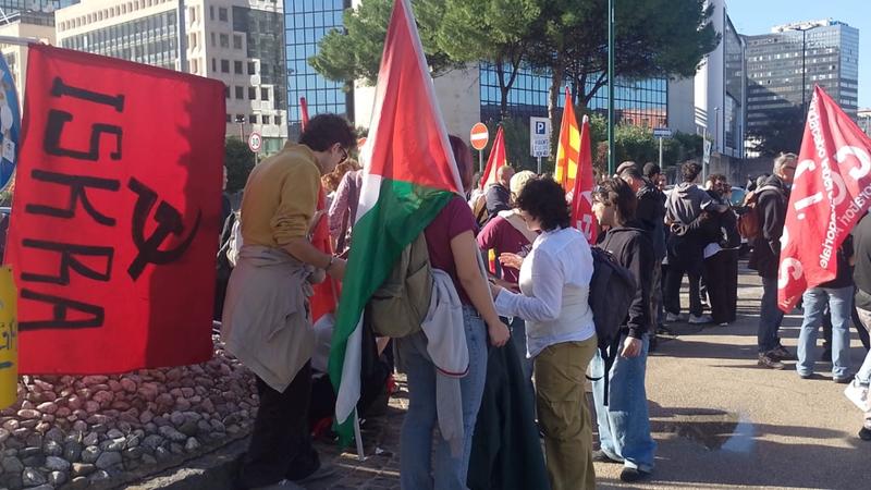 Attivisti per Gaza fermatiÂ al Pharmaexpo, sit-inÂ al tribunale di Napoli durante l'udienza di convalida | Foto