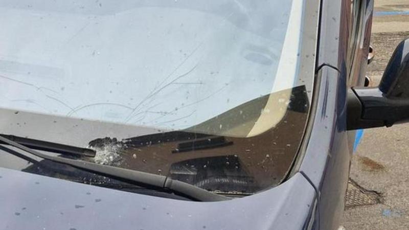 Atti vandalici sulle auto, la rabbia di Paola: “In 40 anni a Milano non ci era mai successo