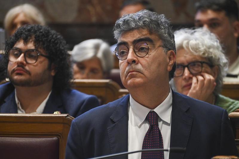 Dicono: “sionista!”. Ma non fanno parlare Fiano perché è ebreo Dicono: “sionista!”. Ma non fanno parlare Fiano perché è ebreo