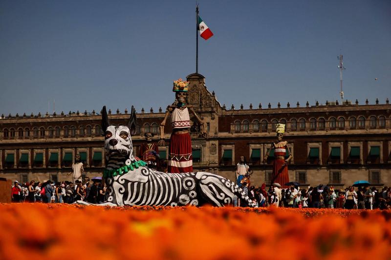 México homenageia pets falecidos em celebração às vésperas do Dia dos Mortos