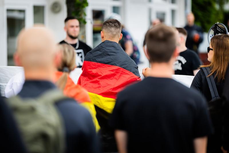 Deutschlandflagge ruft Staatsschutz auf den Plan: „Es gibt Hinweise zu verdächtigen Personen“