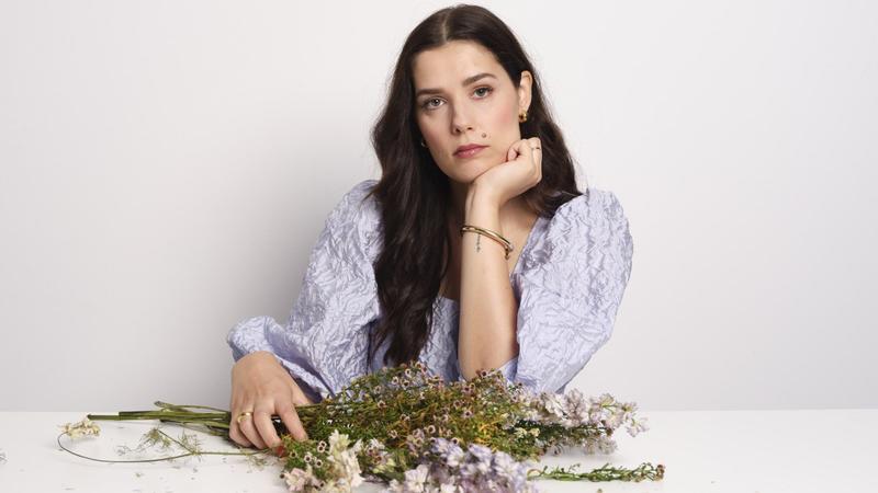 Patriarchat | Influencerin Tara-Louise Wittwer: Eine Göttin im Selfie-Format Patriarchat | Influencerin Tara-Louise Wittwer: Eine Göttin im Selfie-Format