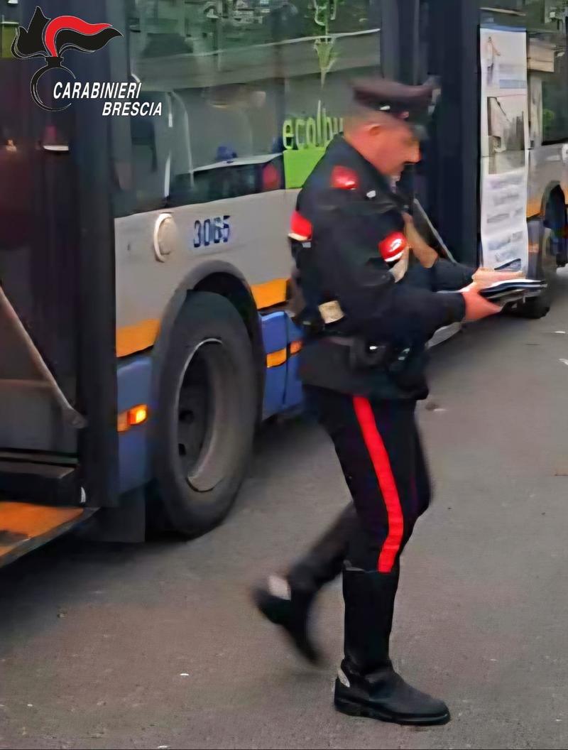 Paura su un bus carico di studenti a Leno: 15enne usa spray al peperoncino e semina il panico