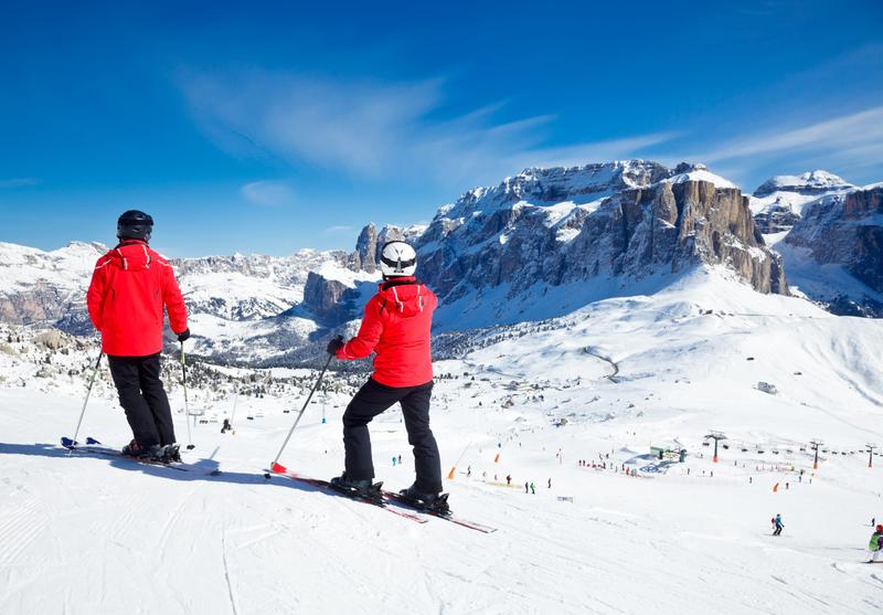Prezzi skipass 2025: sciare in Italia diventa un lusso