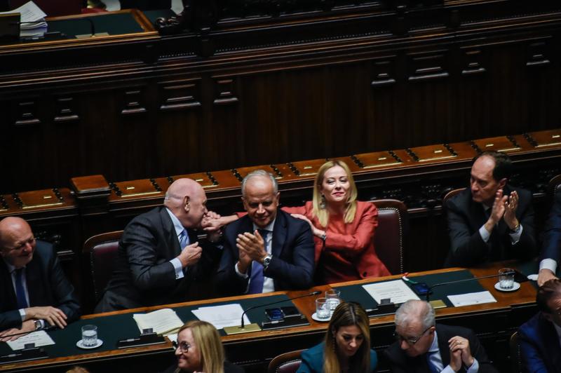 Caso Almasri, il Tribunale dei ministri archivia l’indagine su Nordio, Piantedosi e Mantovano