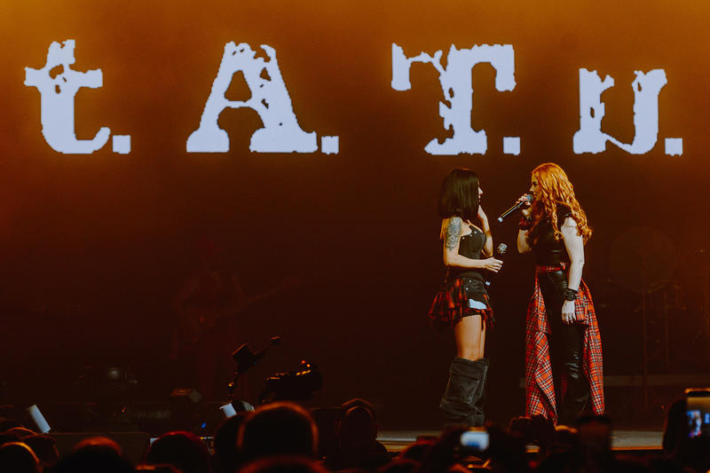На московских концертах t.A.T.u. вернули публике настроение нулевых