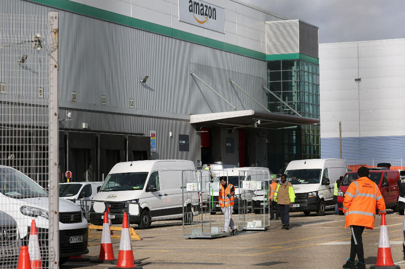 Musk e Bezos sono due facce della stessa deriva del capitalismo