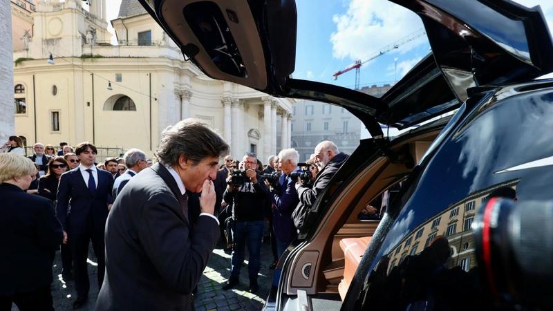 Folla per l’addio a Marco Ghigliani. L'editore di La7 Cairo: «Un leader»