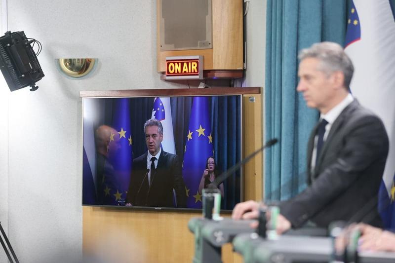 (POGLED) Kolumna Pavla Gantarja: Pred viharjem