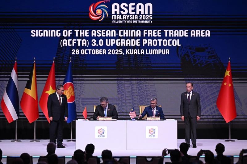 China vs. the U.S.: Who Will Win Over ASEAN?