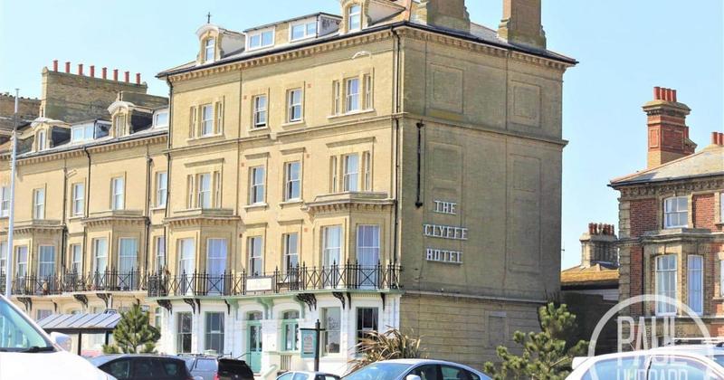 Seafront hotel gets green light for self catering accomodation