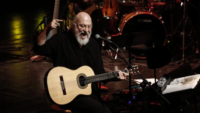 Ο Διονύσης Σαββόπουλος δεν πρόδωσε κανέναν, γιατί δεν ανήκε σε κανέναν Ο Διονύσης Σαββόπουλος δεν πρόδωσε κανέναν, γιατί δεν ανήκε σε κανέναν