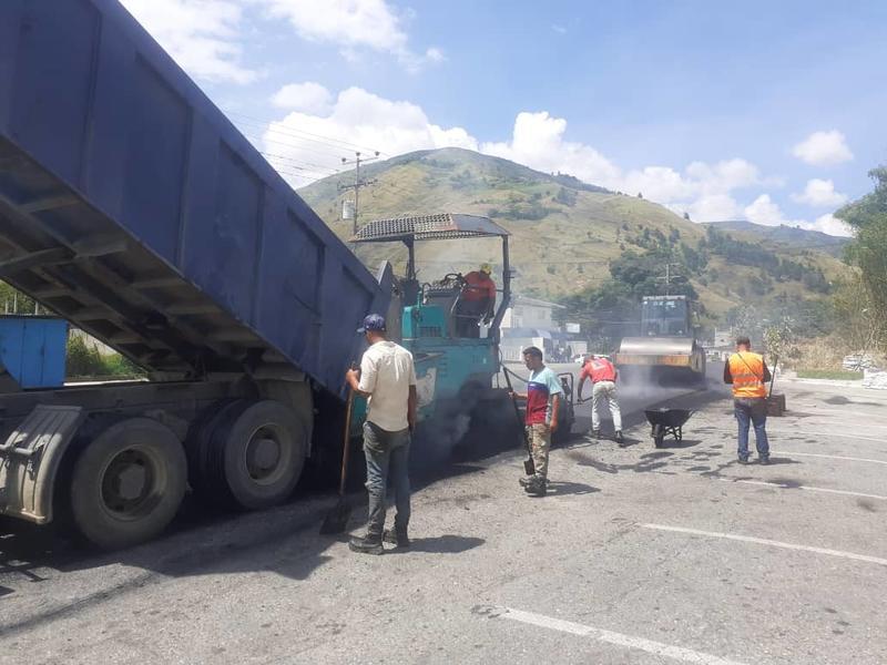Realizan mantenimiento a las vías del municipio Boconó Realizan mantenimiento a las vías del municipio Boconó