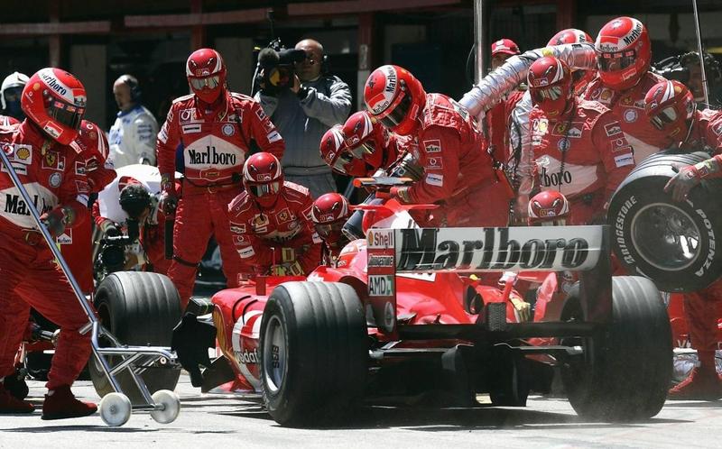 Estrategia en la Fórmula 1: Cómo los equipos planifican los adelantamientos y asignan recursos Estrategia en la Fórmula 1: Cómo los equipos planifican los adelantamientos y asignan recursos