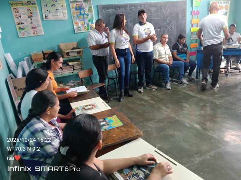 Asociación de adultos mayores donó libros a escuela de Boconó Asociación de adultos mayores donó libros a escuela de Boconó