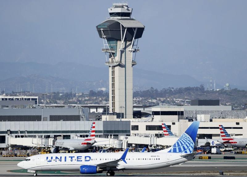 Air Traffic Controllers’ $0 Pay Stubs Have Arrived