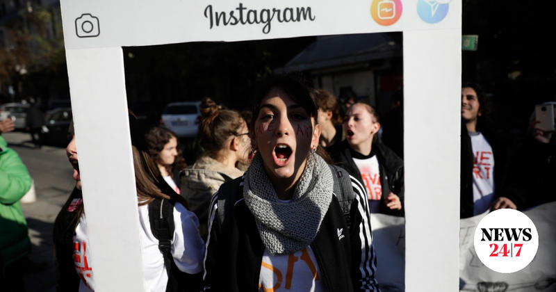 Κόμματα που αντιγράφουν τα social media