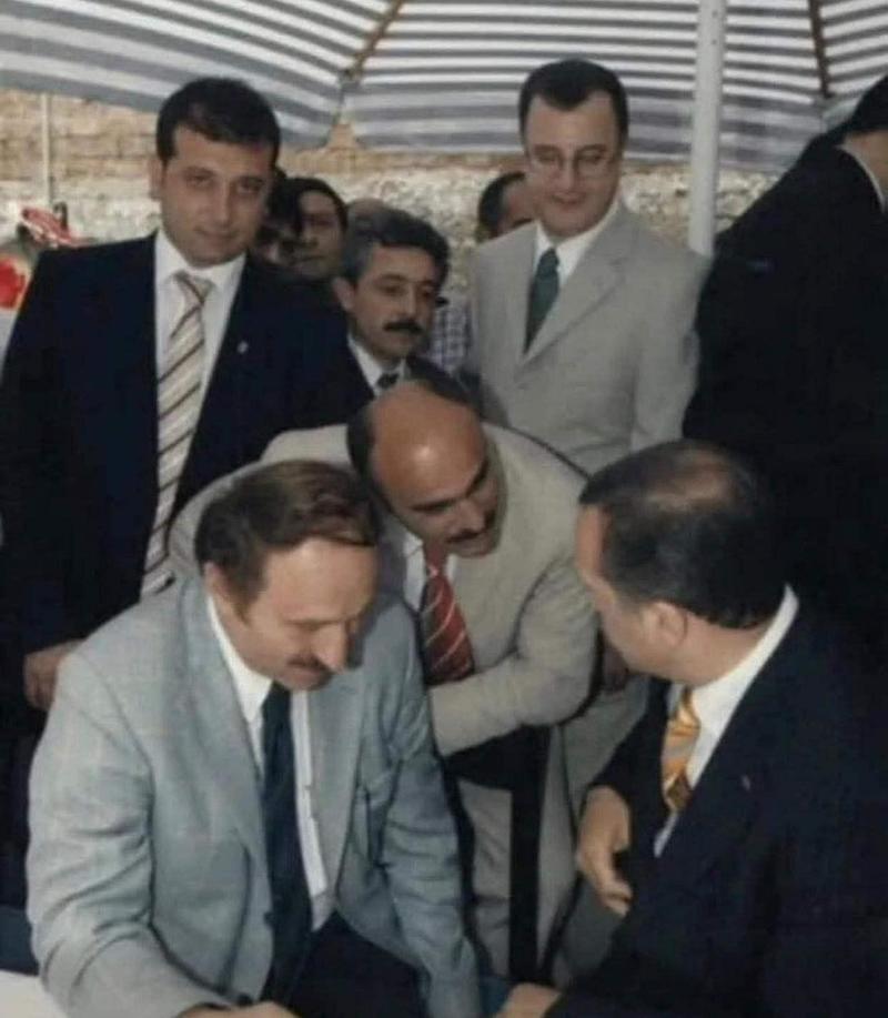 Şer güçlerin taşeronu bin bir surat İmamoğlu… Şer güçlerin taşeronu bin bir surat İmamoğlu…